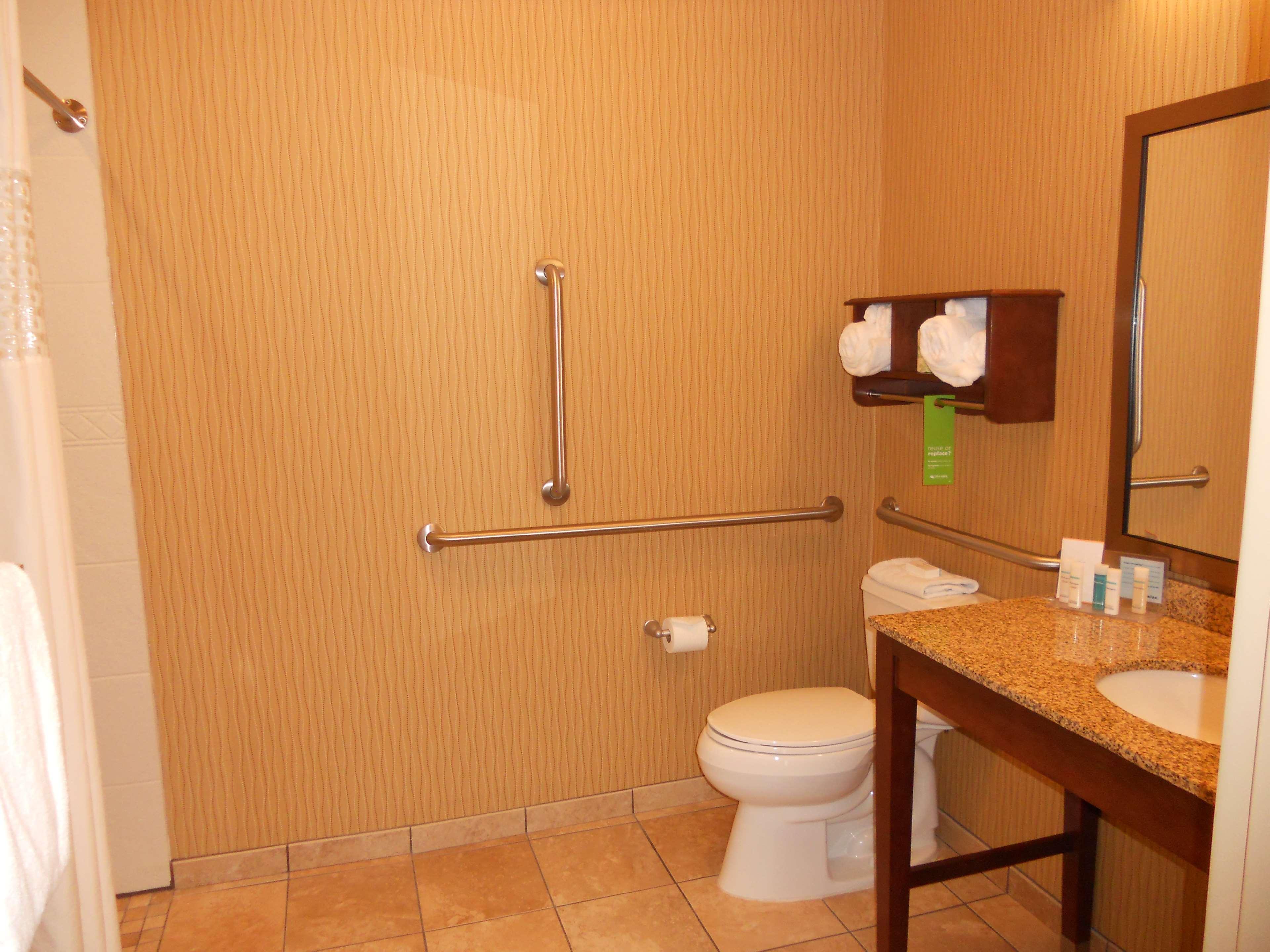 Hampton Inn & Suites Cincinnati / Uptown - University Area Extérieur photo