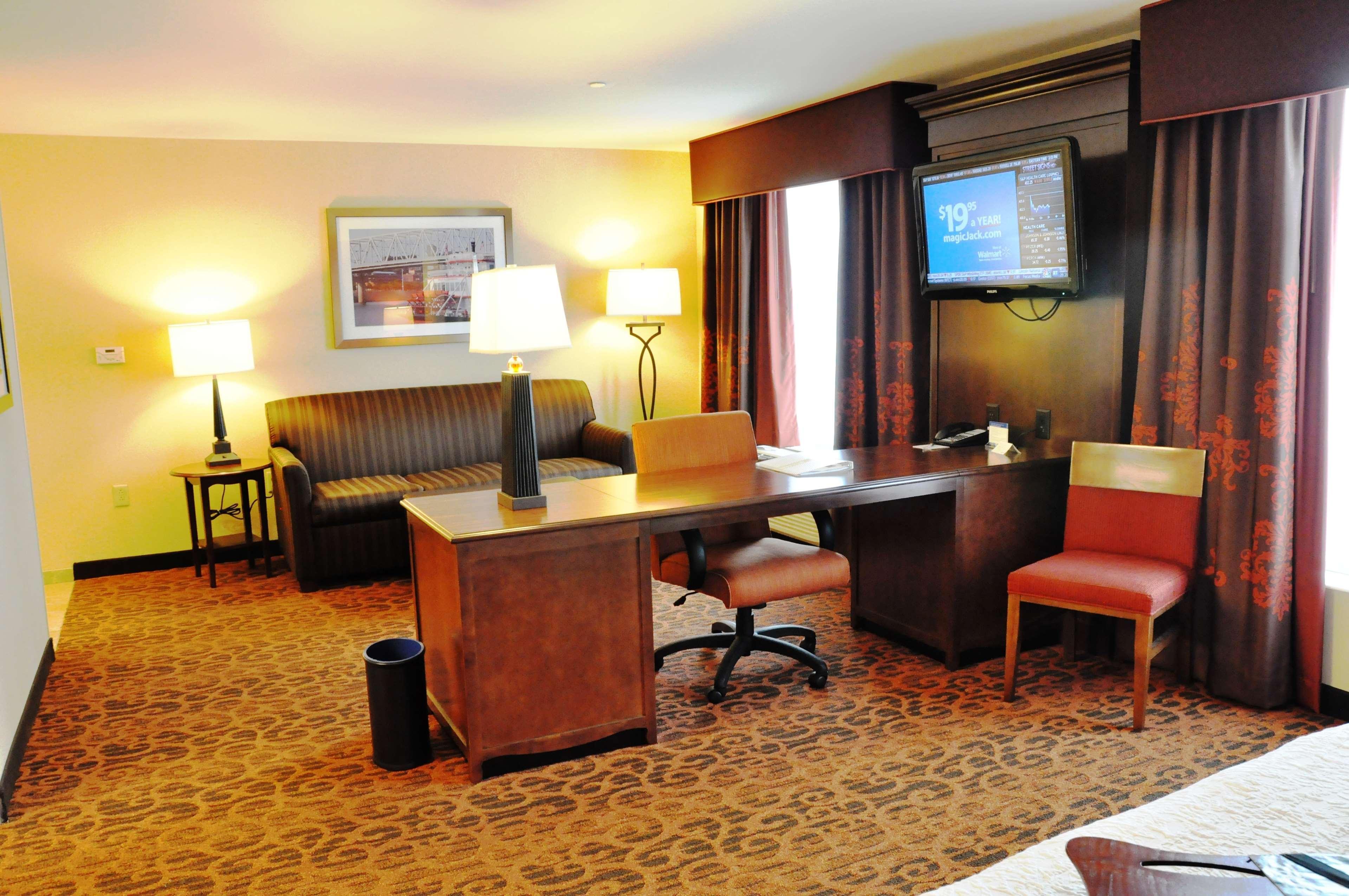 Hampton Inn & Suites Cincinnati / Uptown - University Area Chambre photo