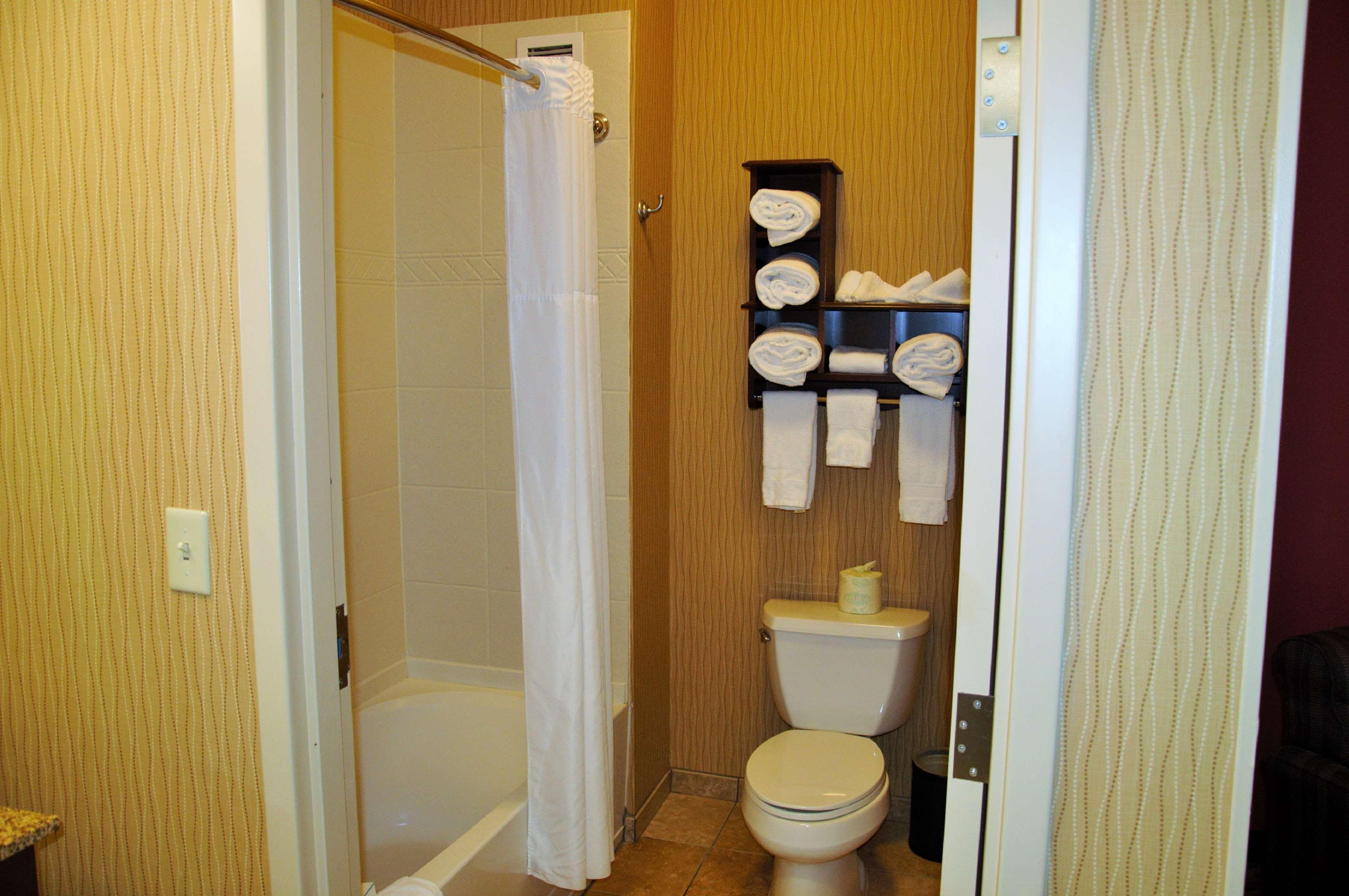 Hampton Inn & Suites Cincinnati / Uptown - University Area Extérieur photo