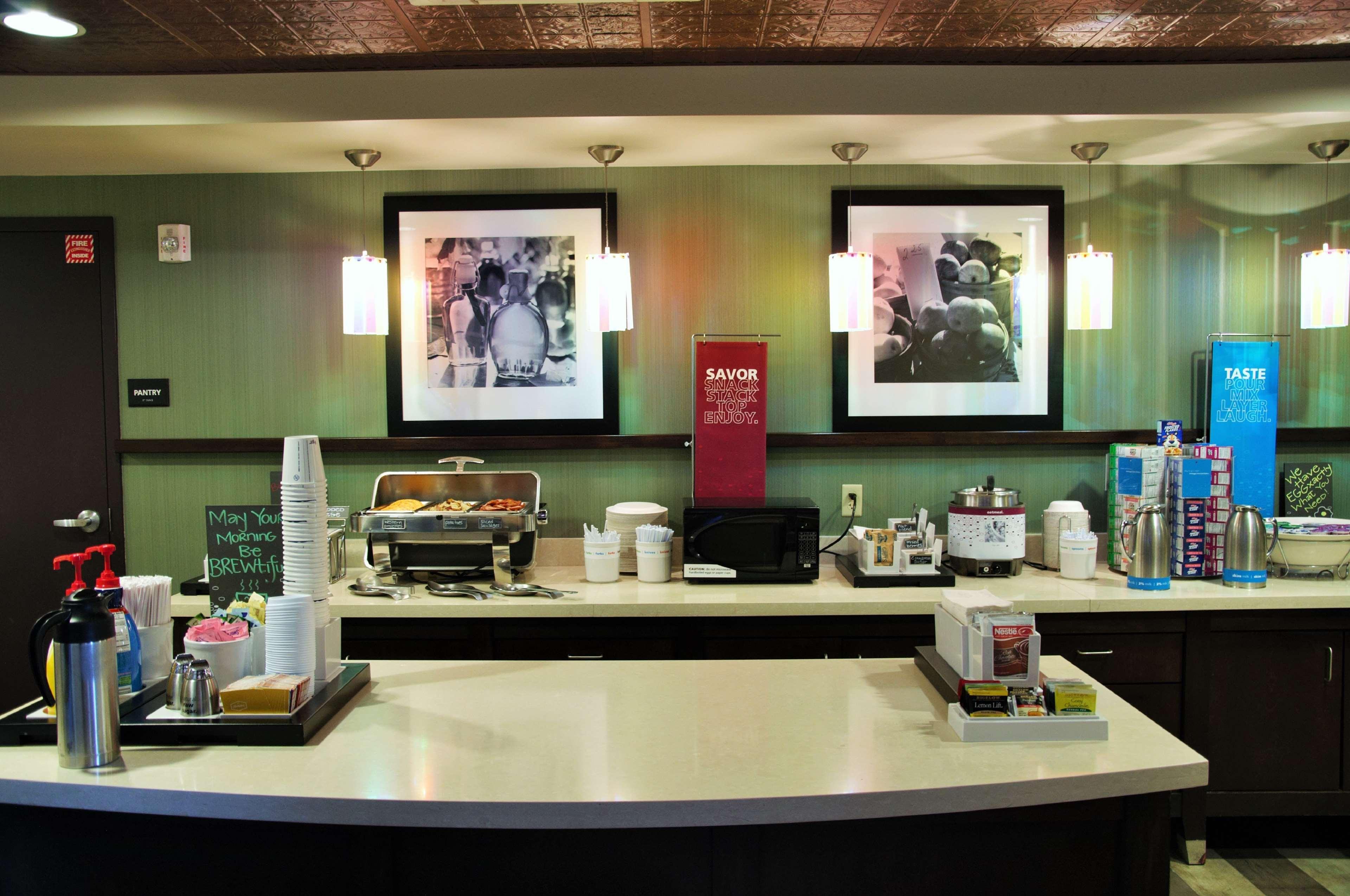 Hampton Inn & Suites Cincinnati / Uptown - University Area Extérieur photo