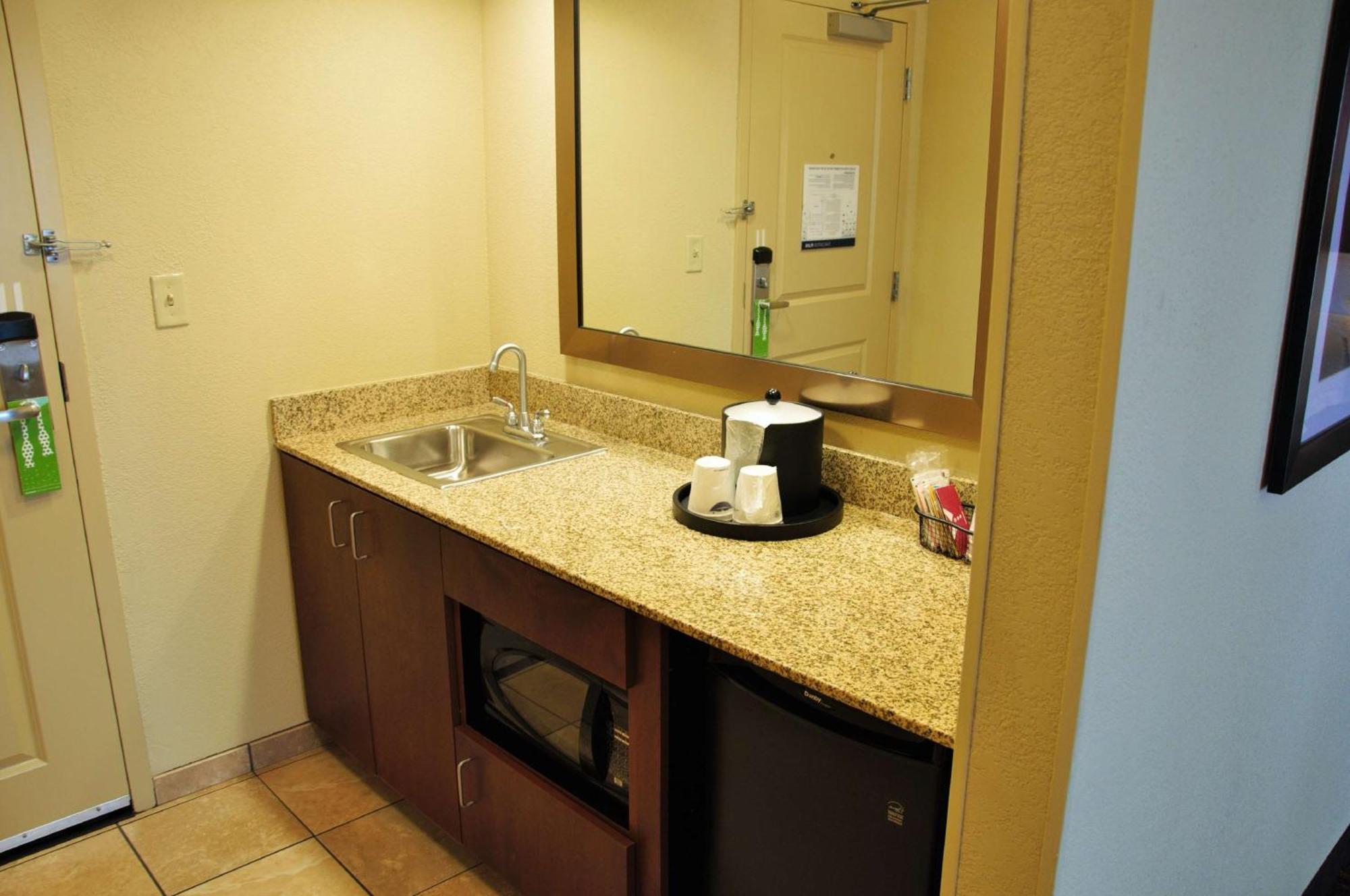 Hampton Inn & Suites Cincinnati / Uptown - University Area Extérieur photo