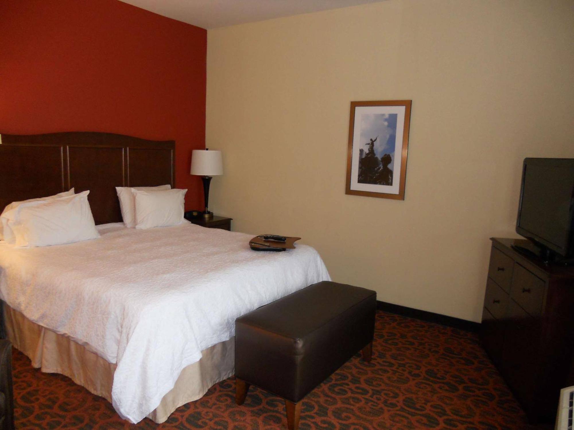 Hampton Inn & Suites Cincinnati / Uptown - University Area Extérieur photo